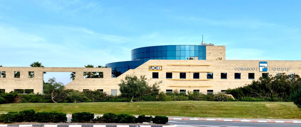 comasco-offices-building-eastern-wall