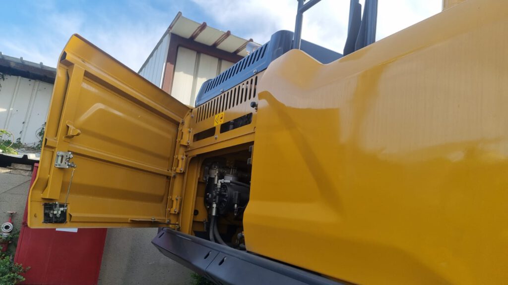 easy access to filters area of machine